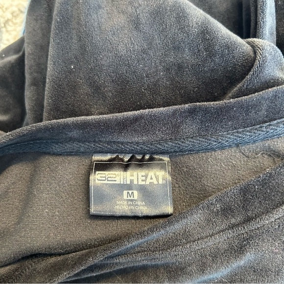 32 Degrees Heat Black Velour 2-Piece Outfit, Size Medium Top, Large Jogger Pants - Picture 8 of 14
